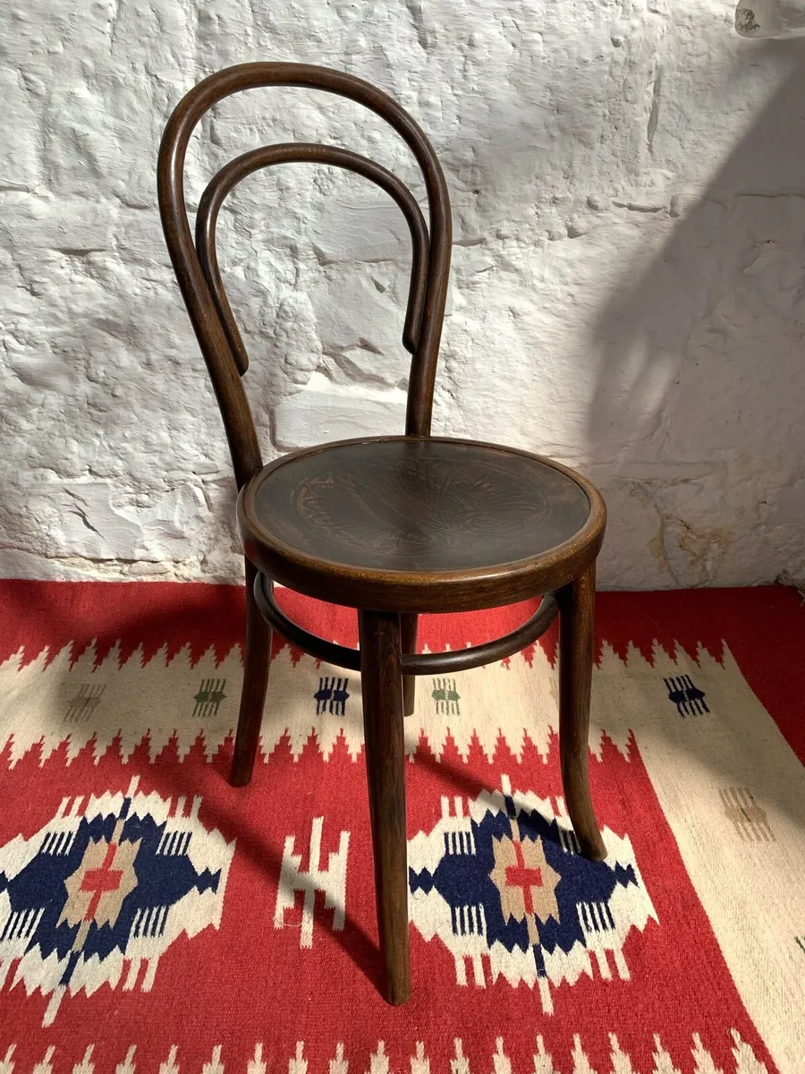 Original Thonet bentwood chair. - Image 1