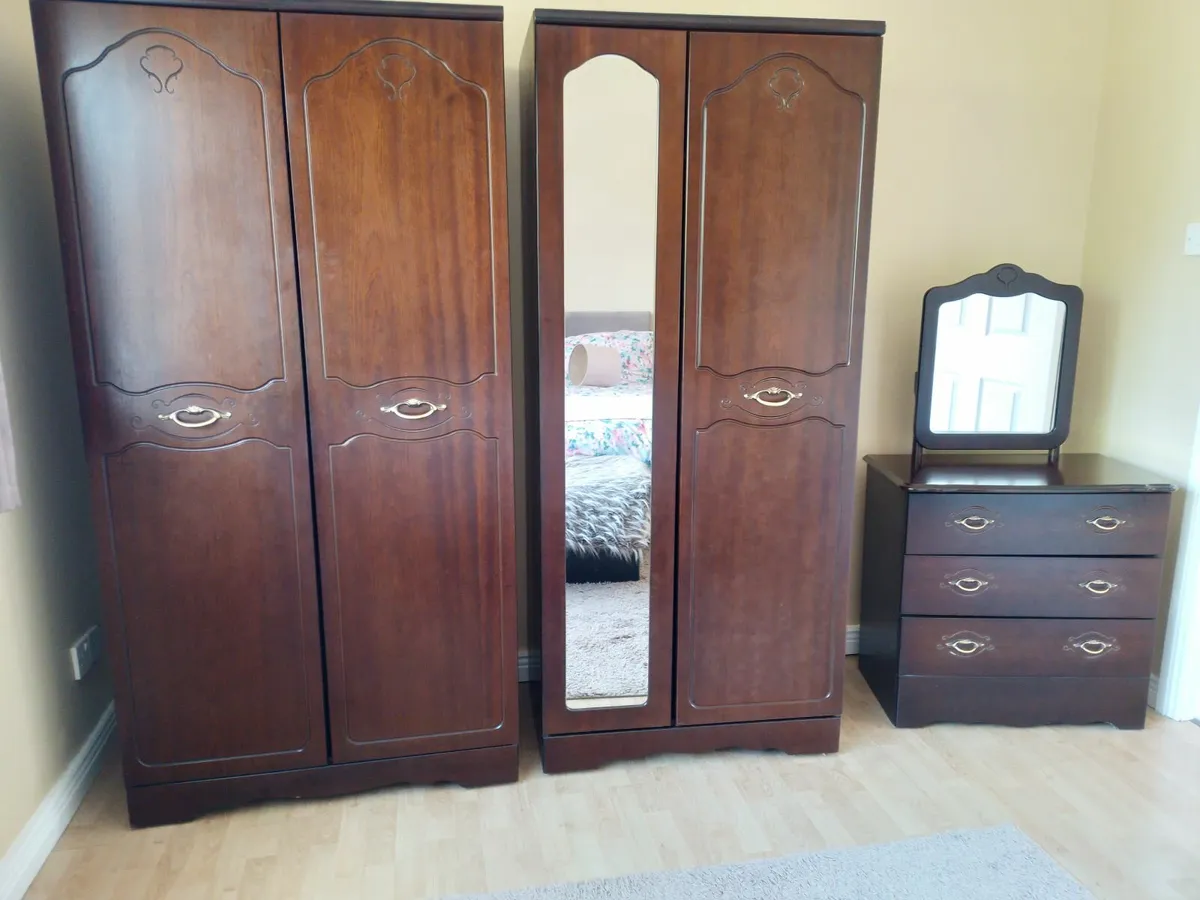 Bedroom furniture - Image 1