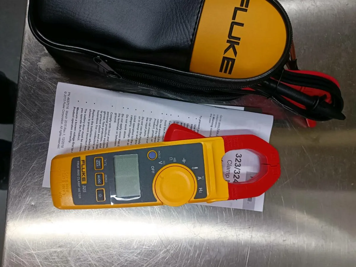 Fluke 325 clamp meter. Brad new