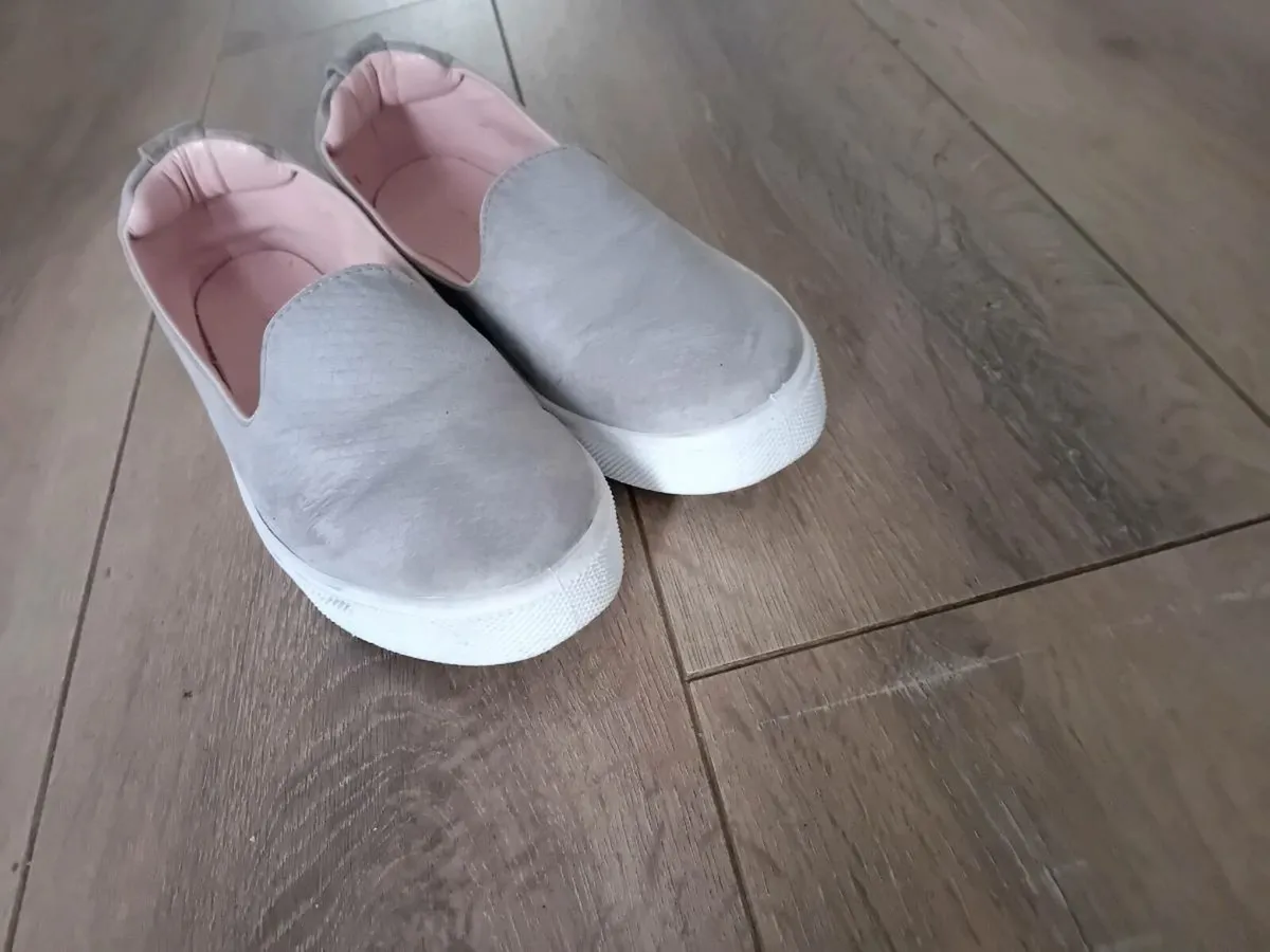 Ladies Sneakers 5/38 - Image 2
