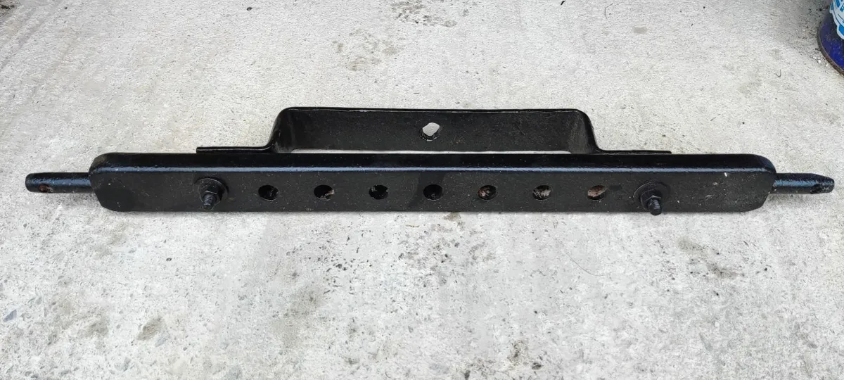 9 Hole Bar