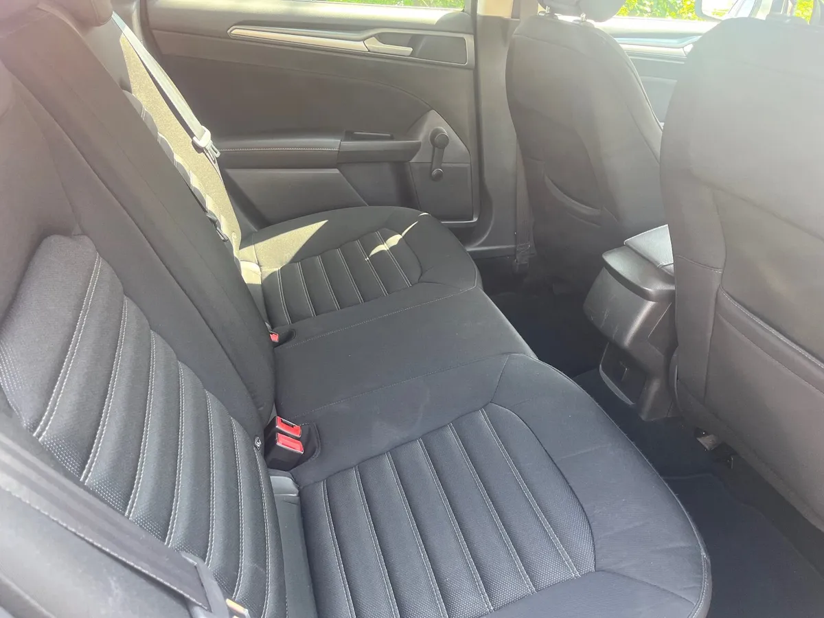 Ford Mondeo 2015 Diesel car is mint - Image 4