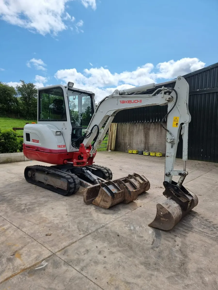 2018 TAKEUCHI TB230 - Image 3
