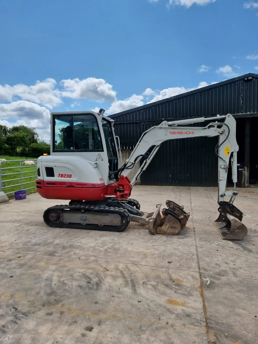 2018 TAKEUCHI TB230 - Image 1