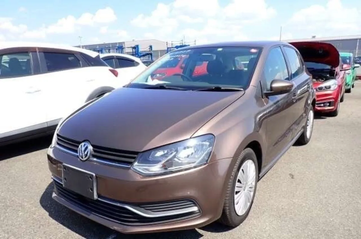 Volkswagen Polo 2015 automatic - Image 1