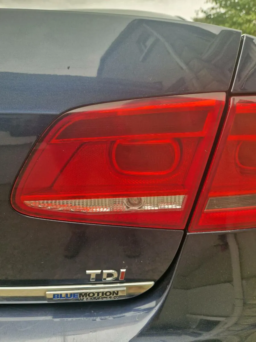 Car - Image 3
