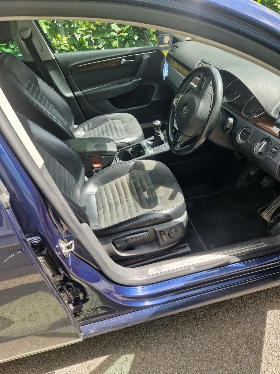 Car - Image 4
