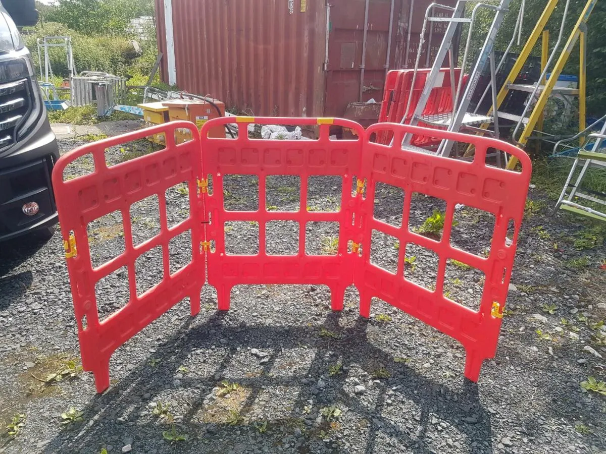 Safety  barriers - Image 1
