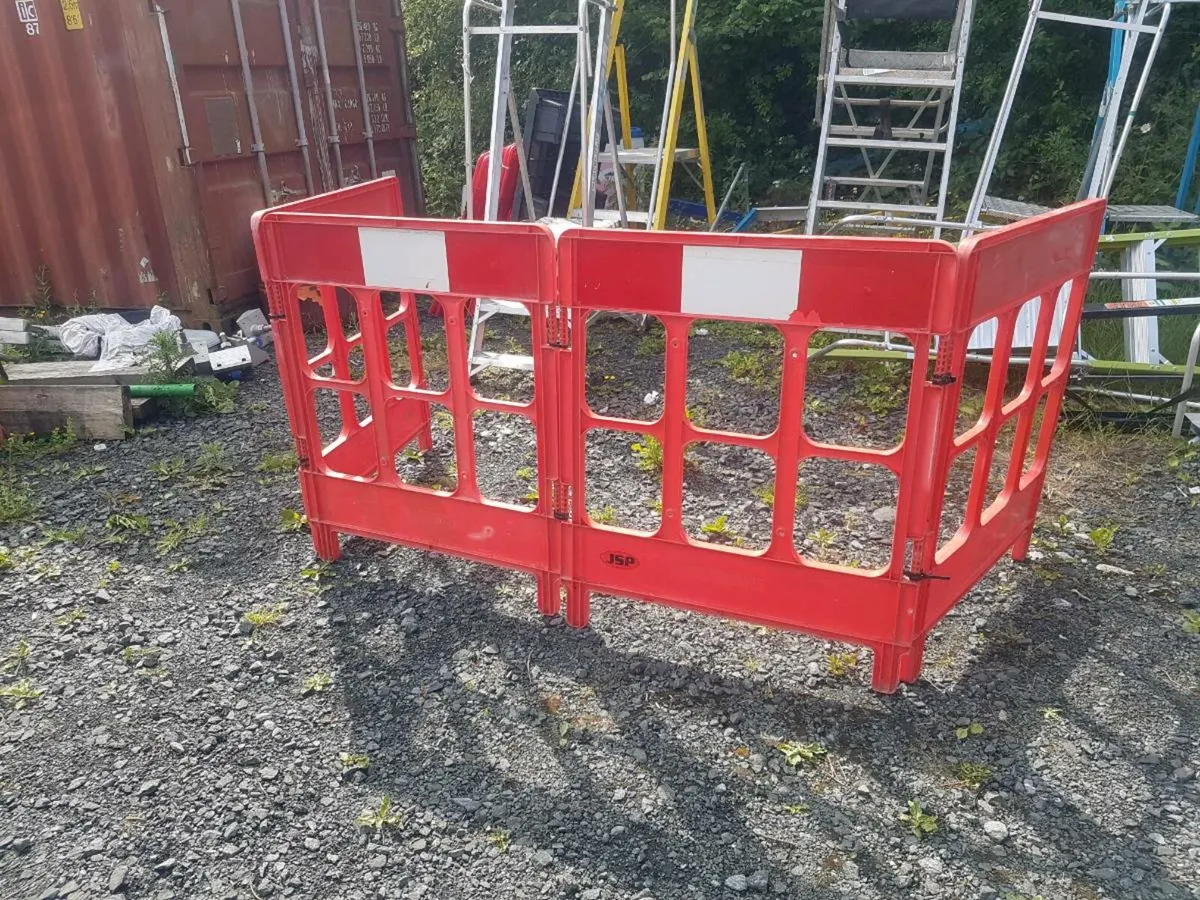 Safety  barriers - Image 2