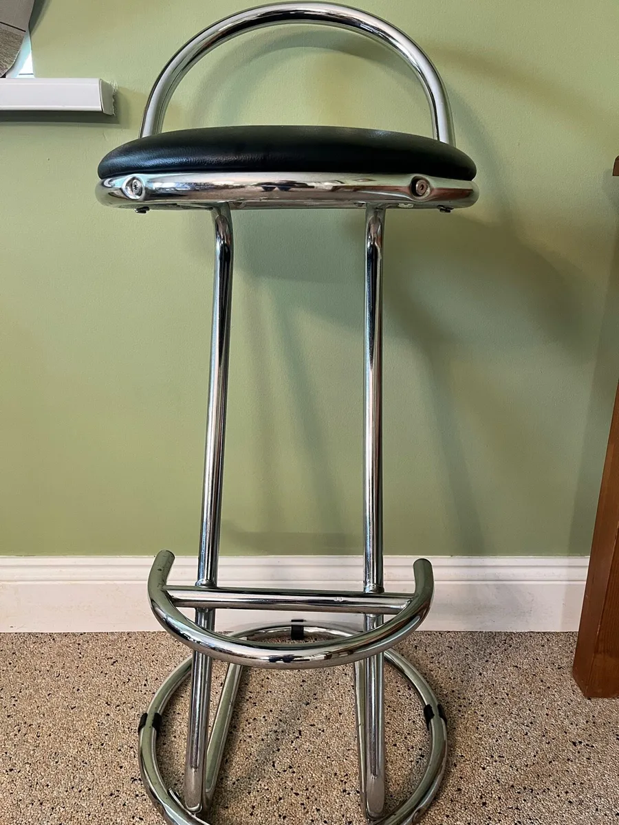 4 bar stools - Image 3