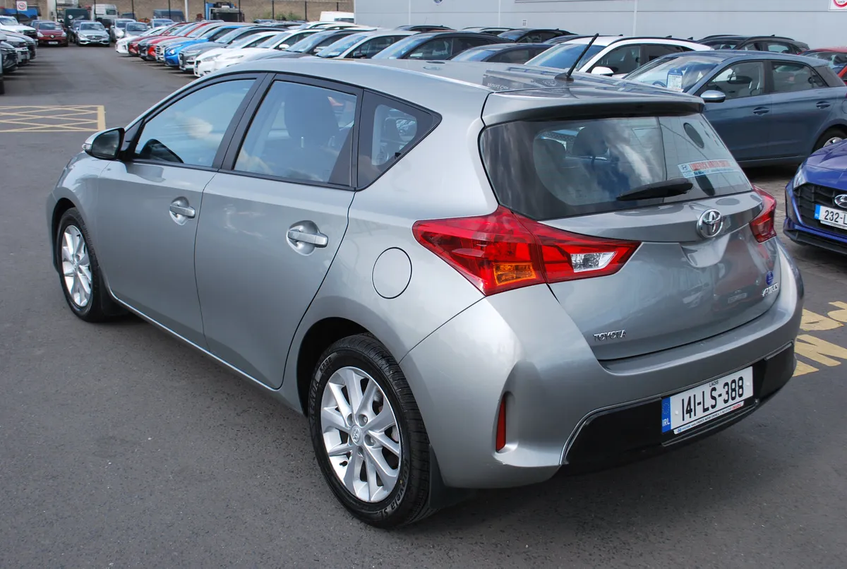 Toyota Auris 2014 - Image 3