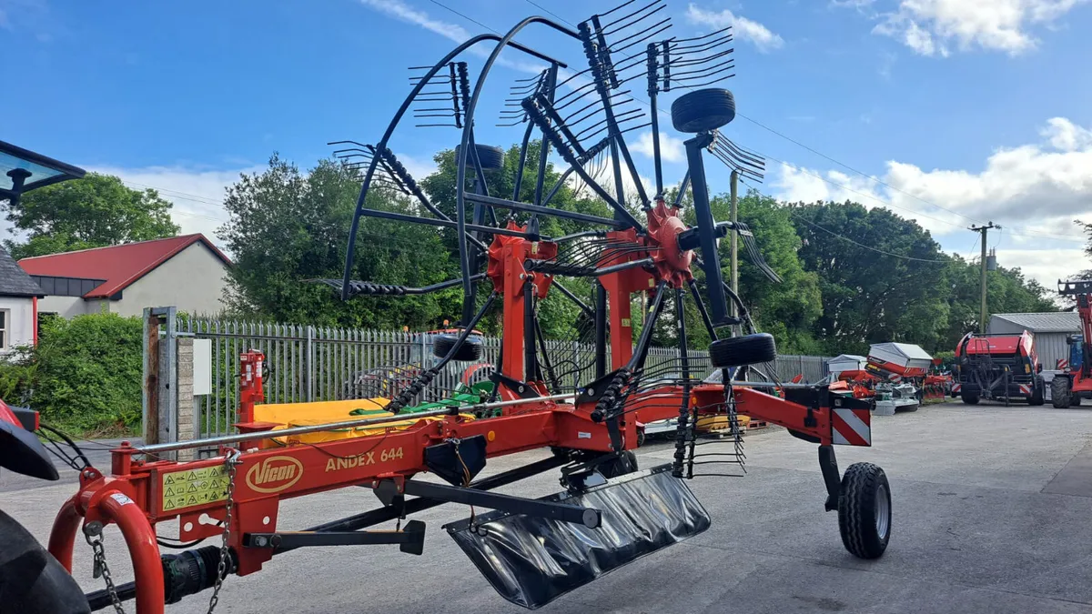 Kverneland Vicon 20 foot rake - Image 2