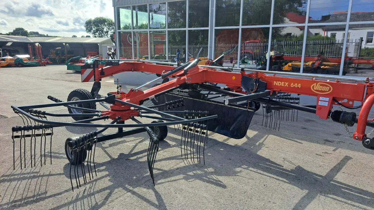 Kverneland Vicon 20 foot rake - Image 3