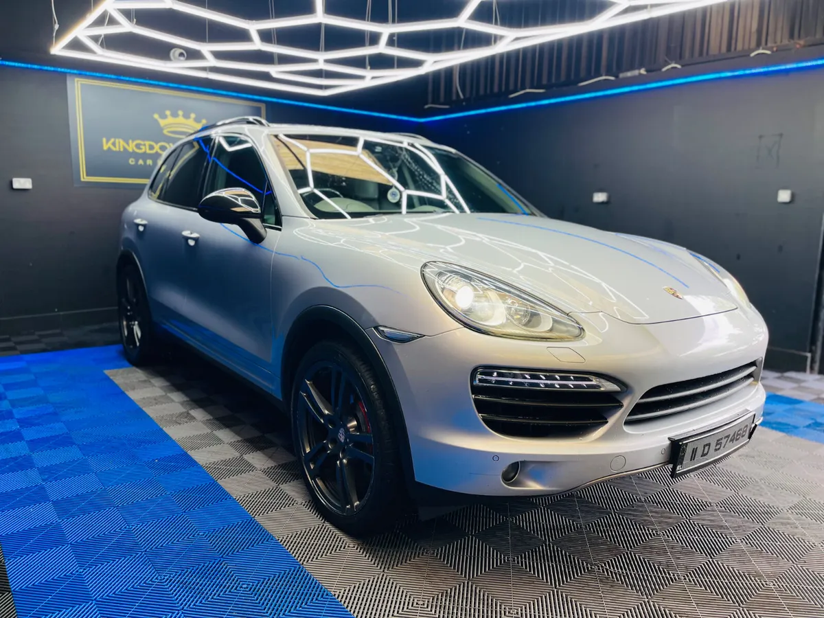 Porsche cayenne 3.0 diesel,New Doe,commercial - Image 3
