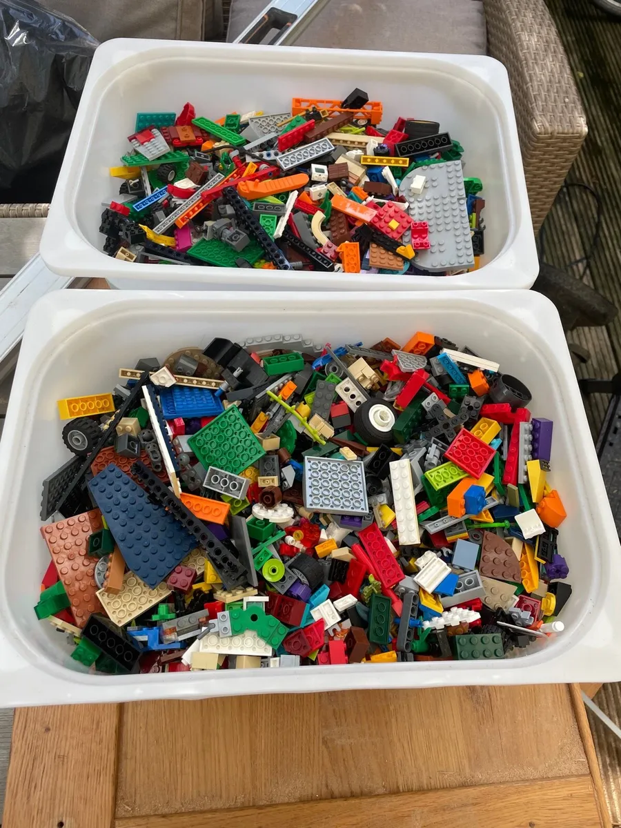 Big box of lego - Image 1