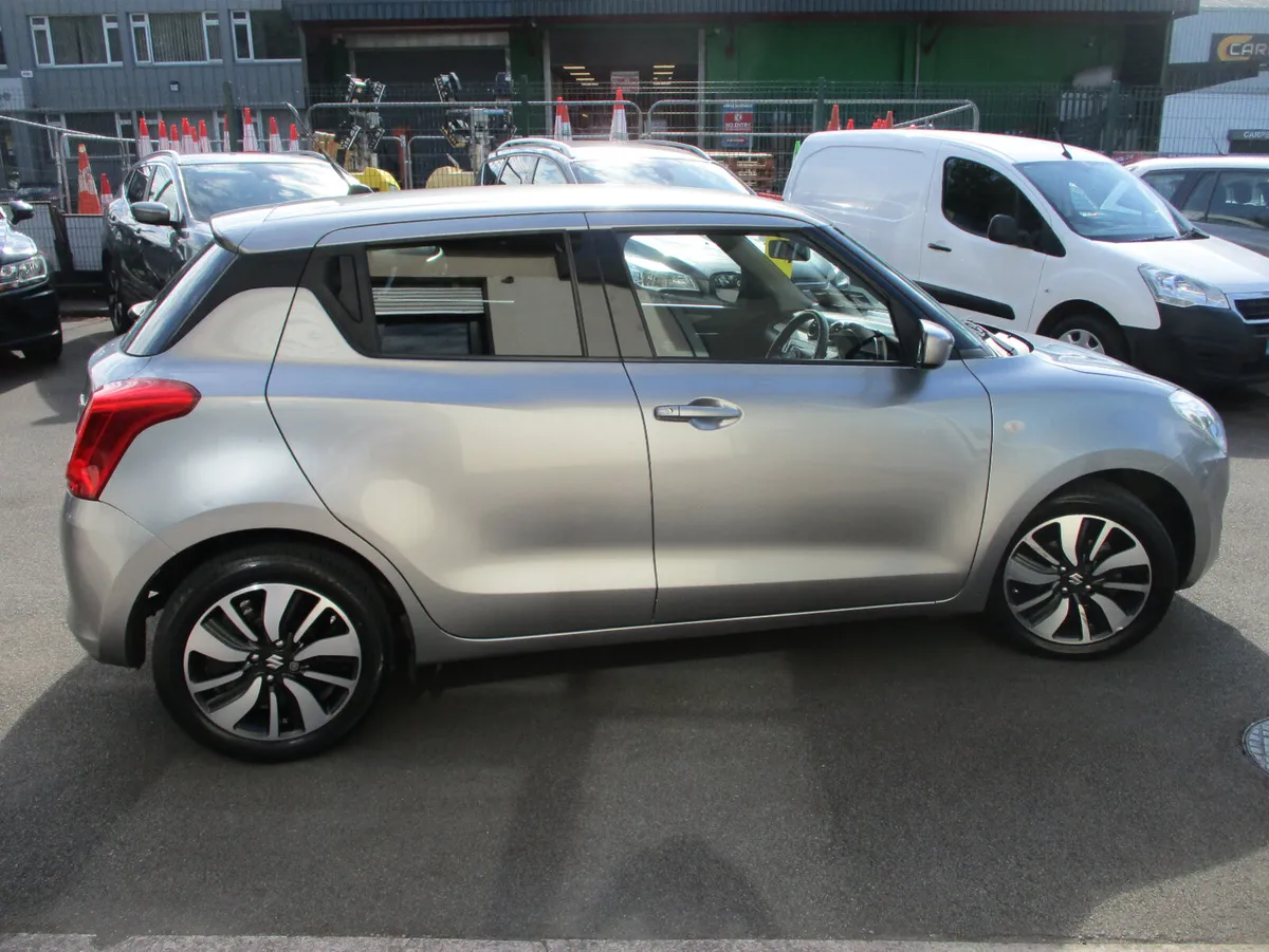 Suzuki Swift1.2 HYBRID  2021 - Image 4