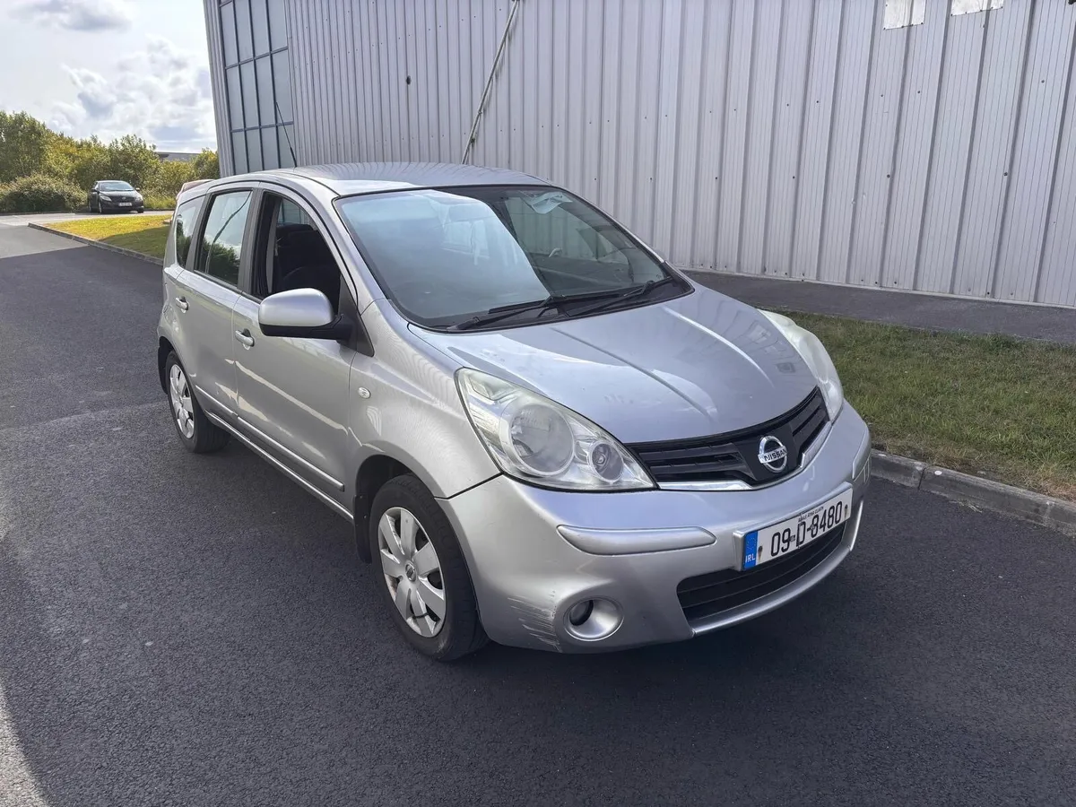 2009 car - Image 1