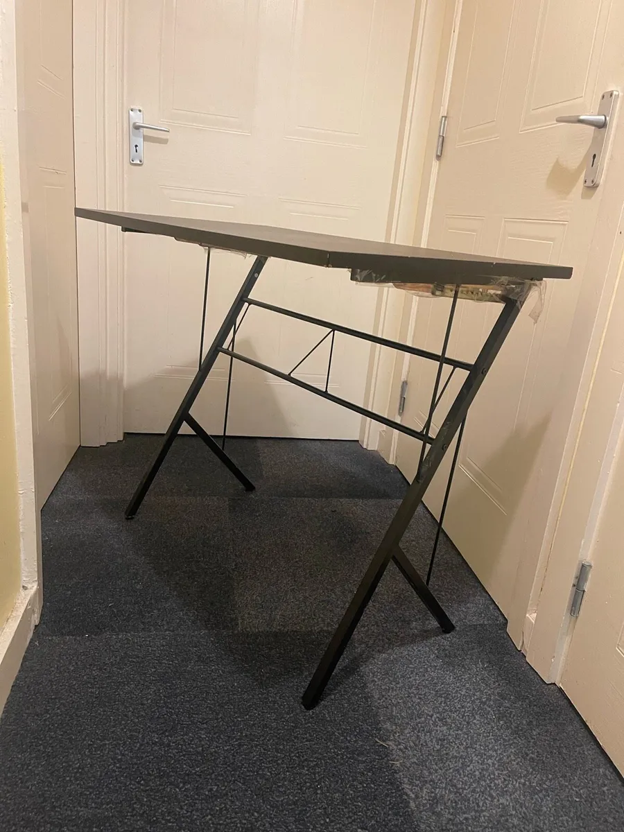 Study table - Image 1