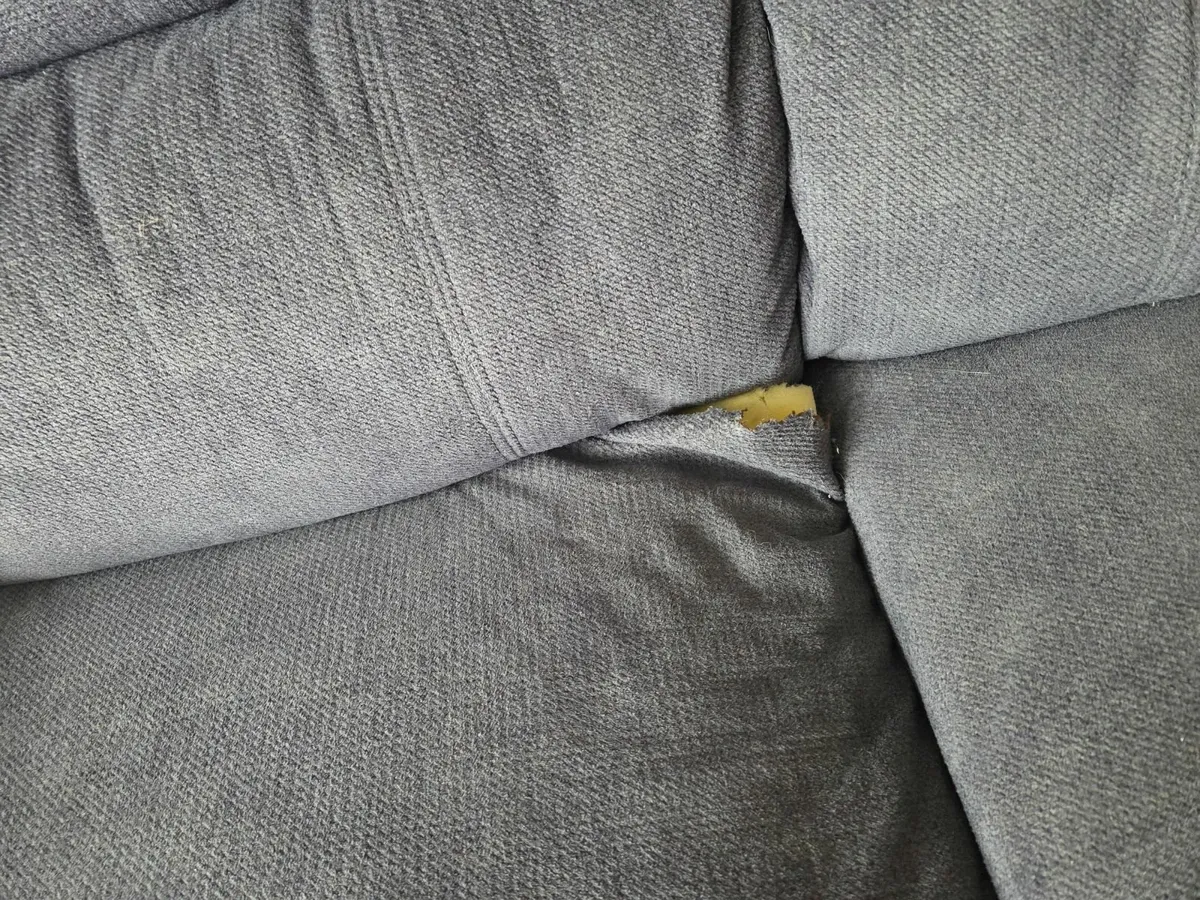 Couch - Image 2