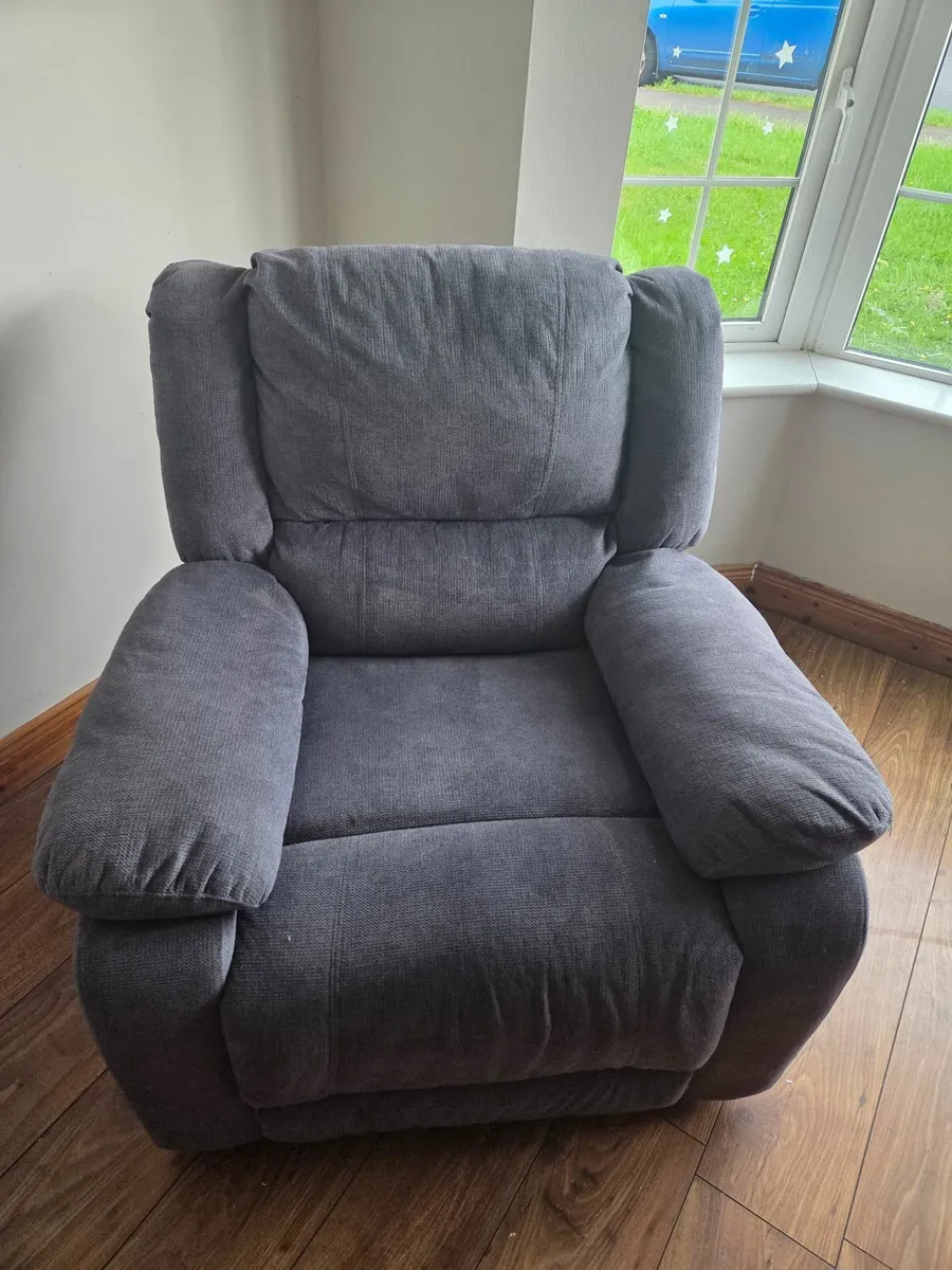 Couch - Image 4