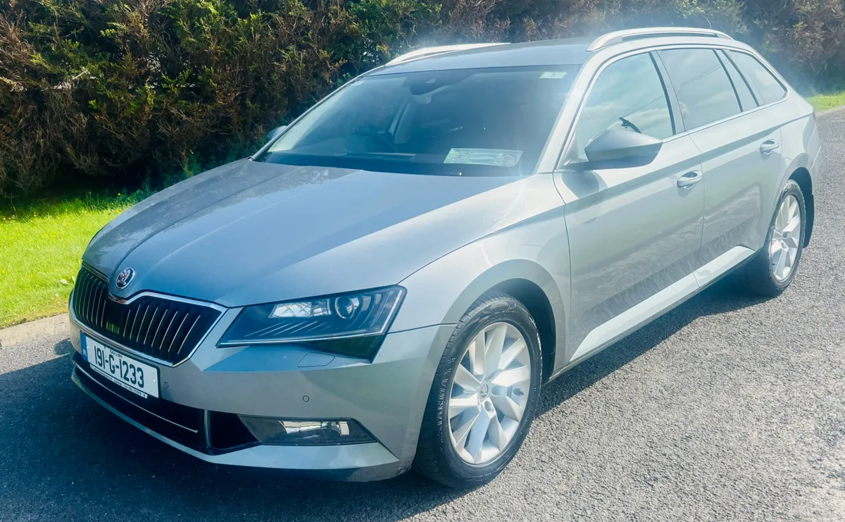 2019 SKODA SUBERB 2.0 L 150 HP ESTATE - Image 4