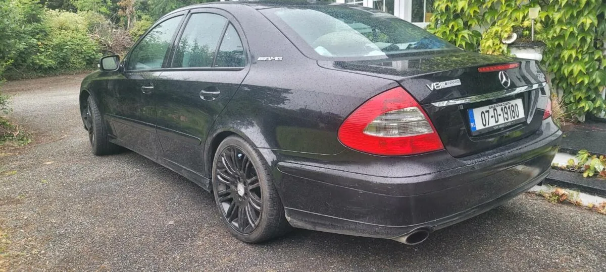 Mercedes e200 auto - Image 1