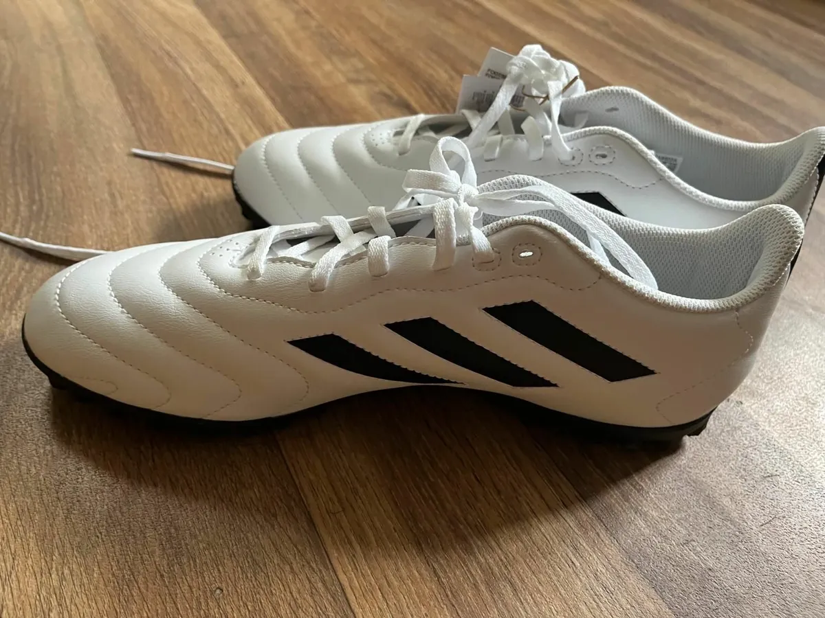 studded football boots - Image 4