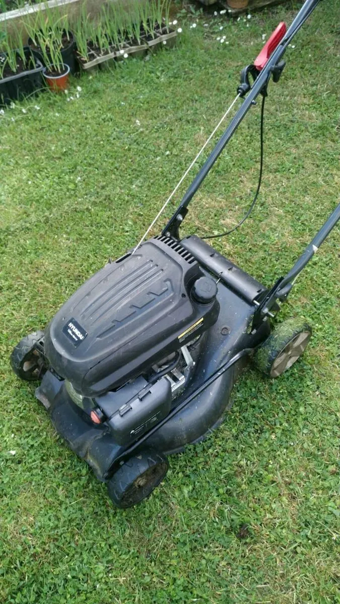 Hyundai lawn mower - Image 1