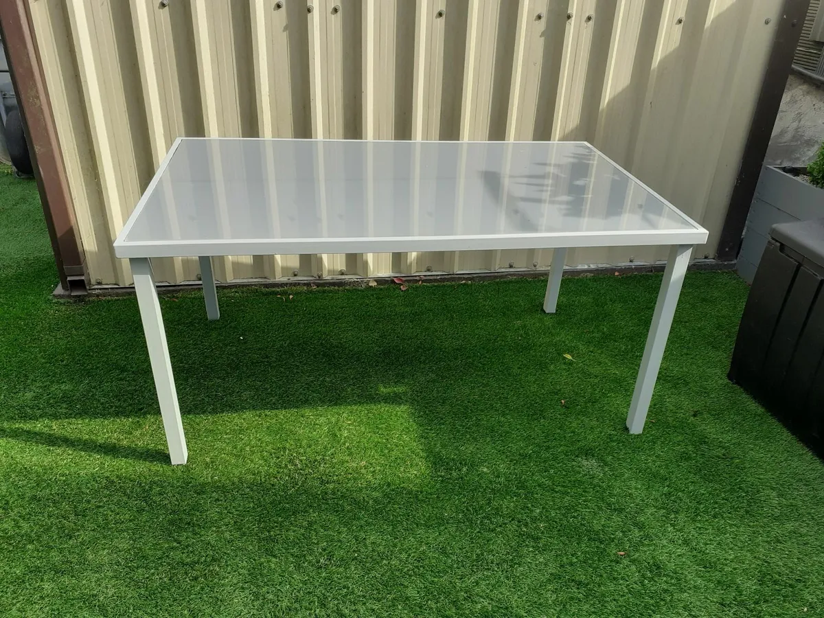 Garden table - Image 4