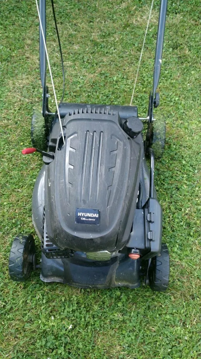 Hyundai lawn mower - Image 2