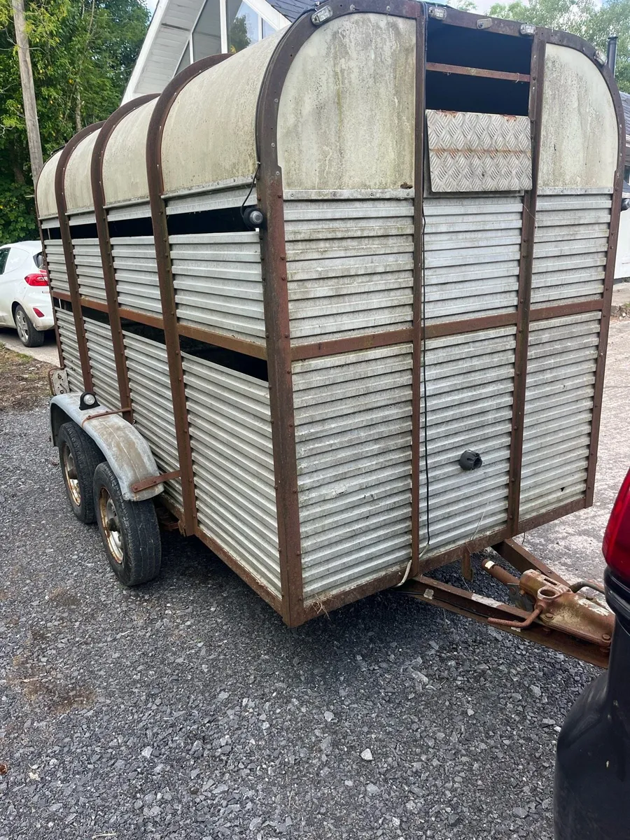 Cattle trailer - Image 1