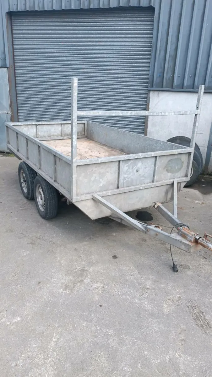 Trailer - Image 1