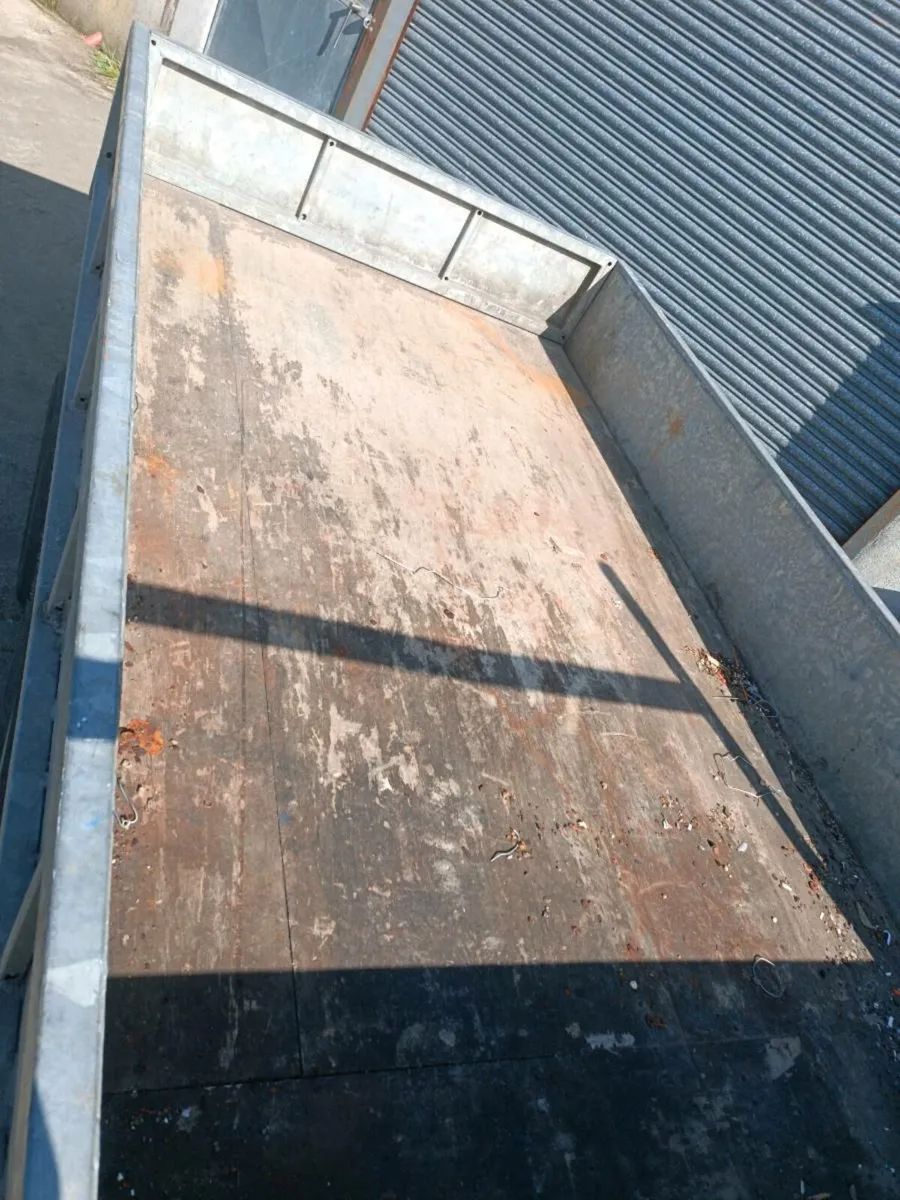 Trailer - Image 3