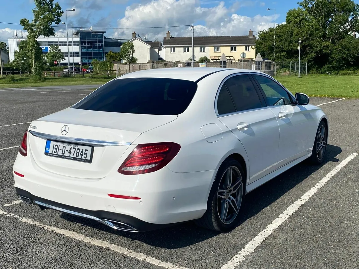Mercedes-Benz E-Class E220d AMG PREMIUM 2019 - Image 4
