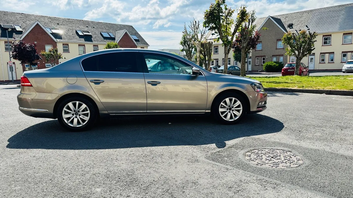 Volkswagen Passat 2013 - Image 1