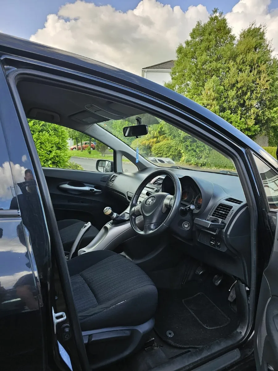 Toyota Auris 2008 - Image 4