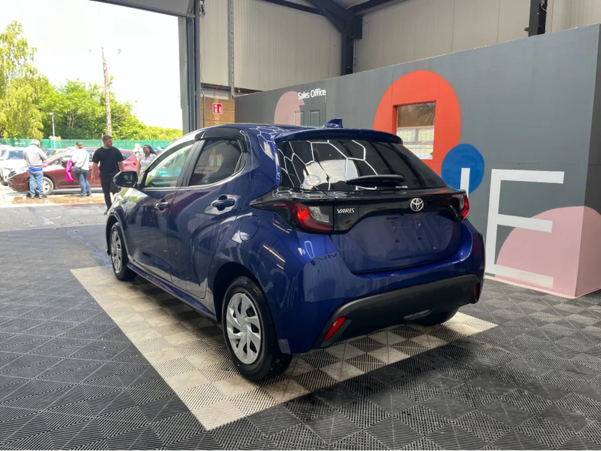 Toyota Yaris 1.0 PETROL / 15k KMs / REVERSE CAMERA - Image 4