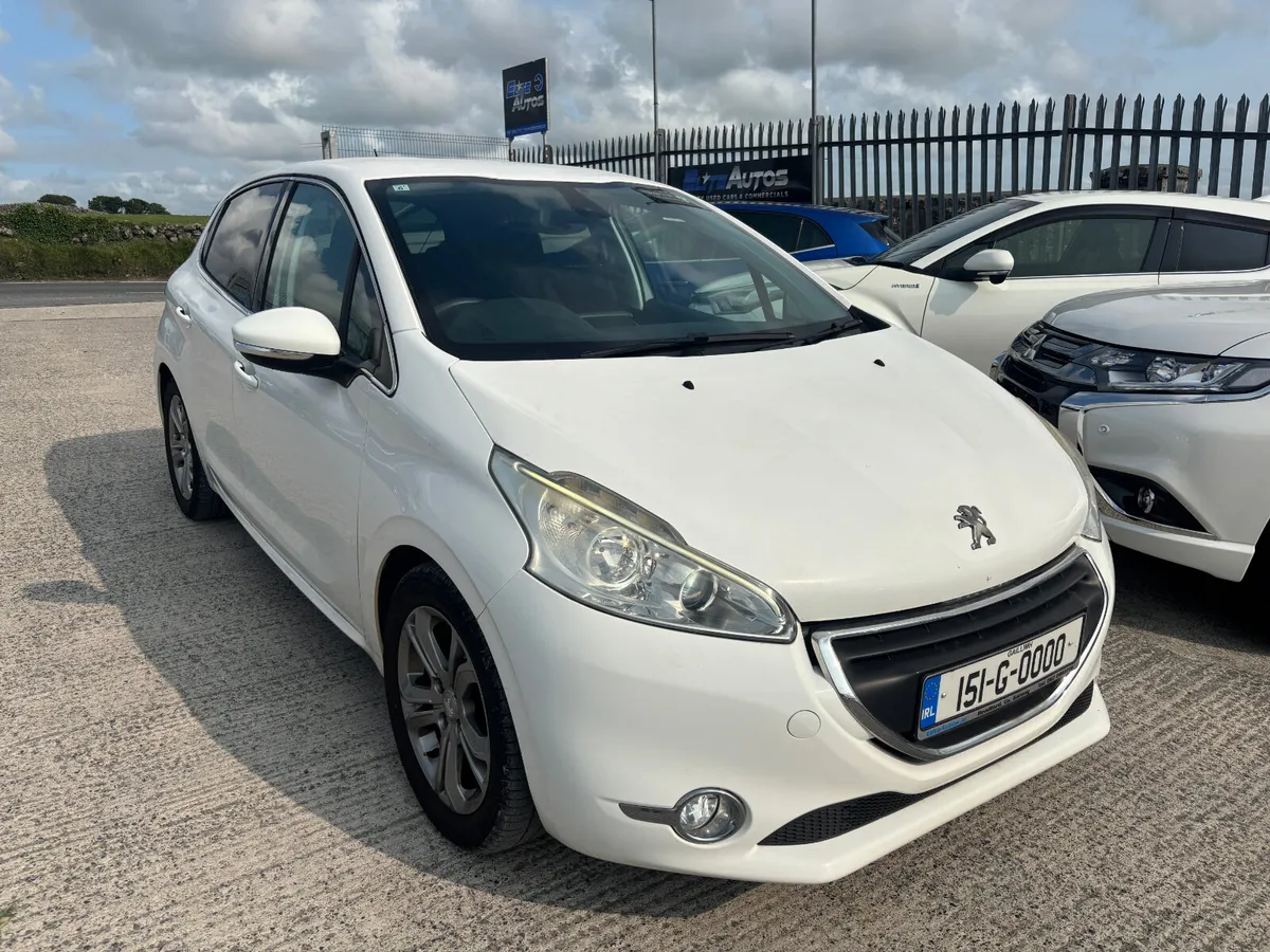 Peugeot 208 Allure automatic 2015 - Image 2