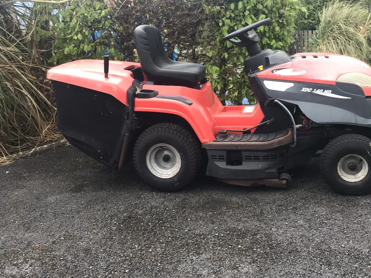 Castlegarden hydro ride on lawnmower - Image 4