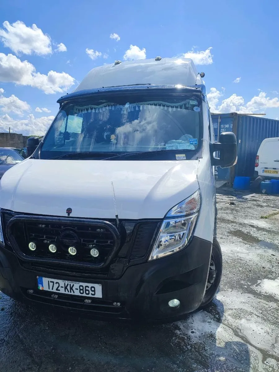 Nissan nv400 - Image 1
