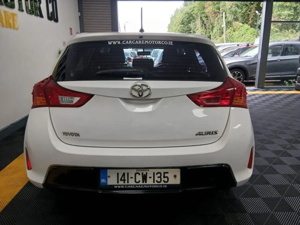 Toyota Auris 1.4 D-4d Aura 4DR - Image 4