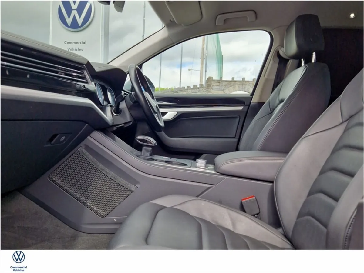 Volkswagen Touareg Commercial Van 3.0 TDI 4M 231H - Image 4