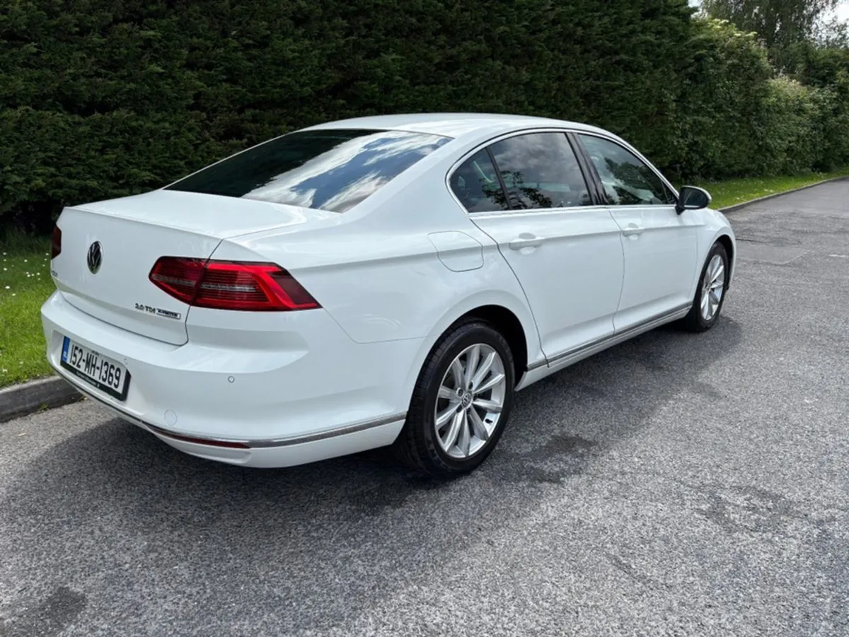 Volkswagen Passat Highline 2.0 TDI Manual 6speed - Image 4