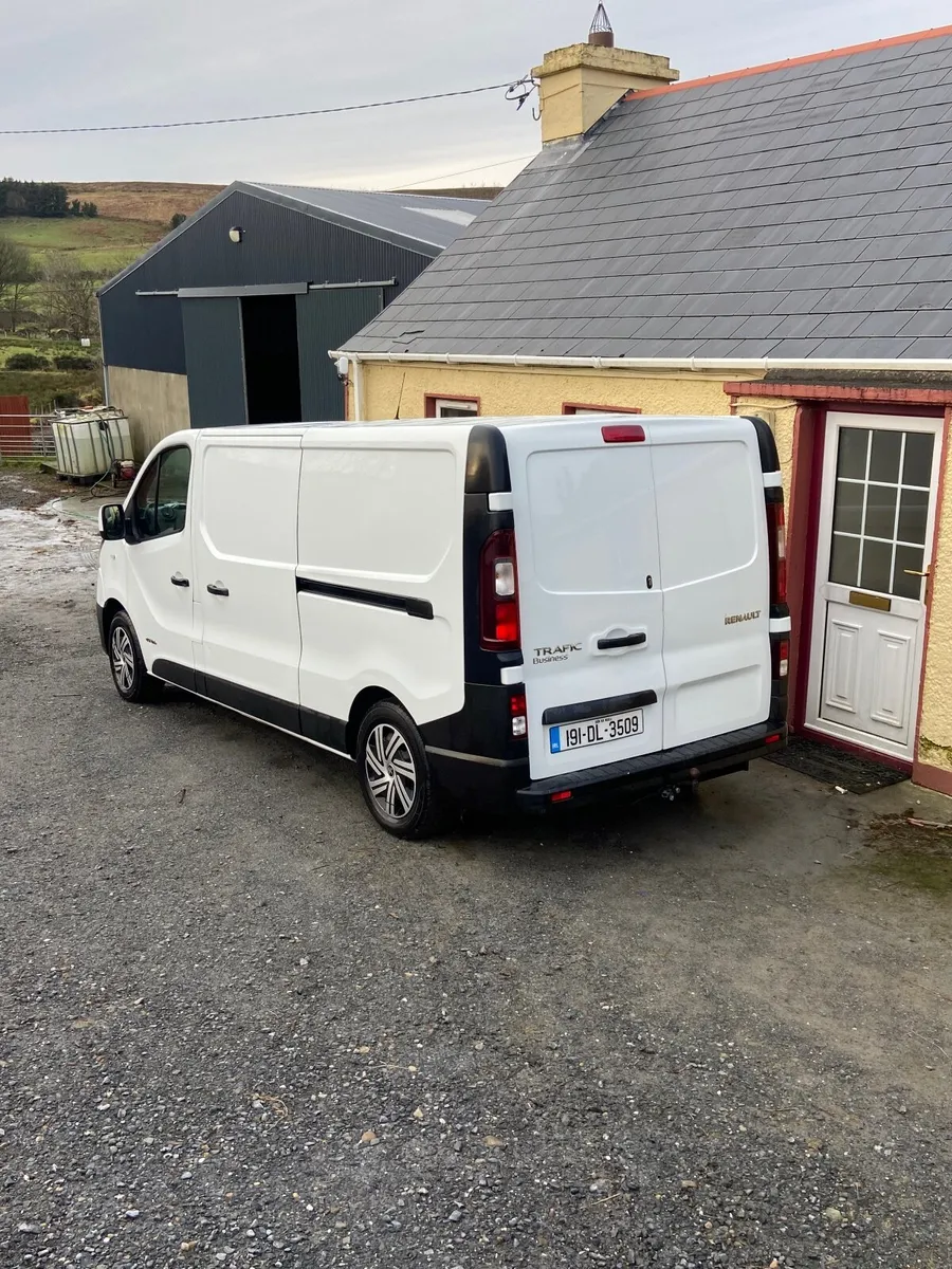 Renault Trafic 2019 - Image 2