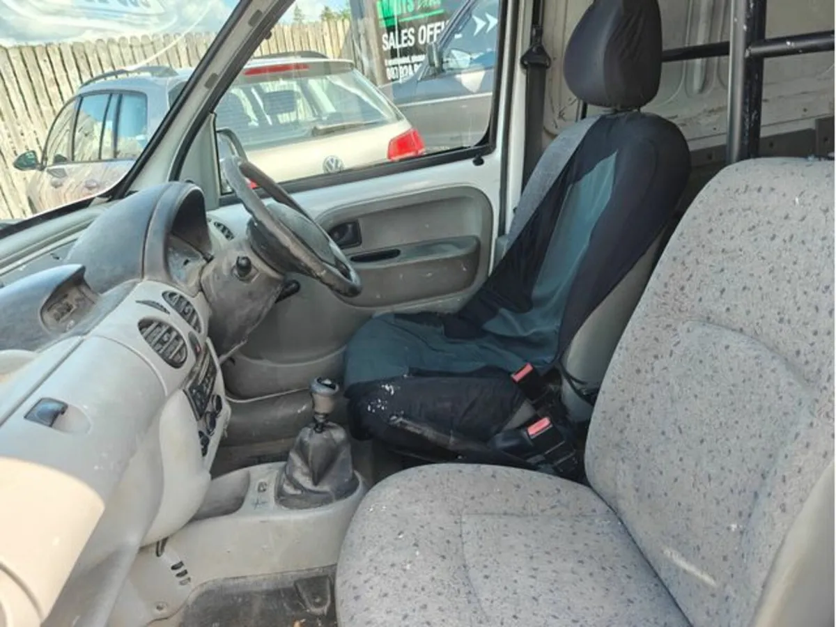 Renault Kangoo TAX AND TEST - Image 3