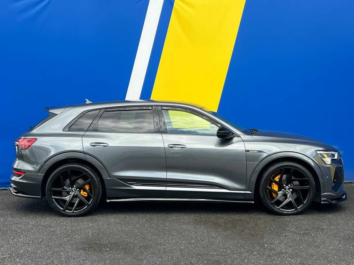 Audi e-tron S-LINE 50 QUATTRO RS-PERFORMANCE PACK - Image 2