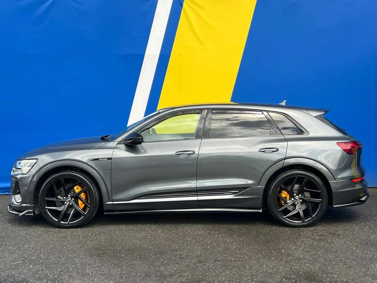Audi e-tron S-LINE 50 QUATTRO RS-PERFORMANCE PACK - Image 3
