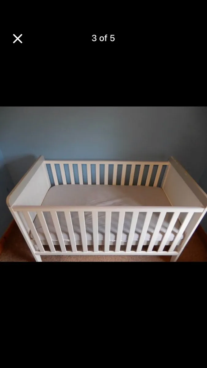 Cot bed Including mattress - Image 1