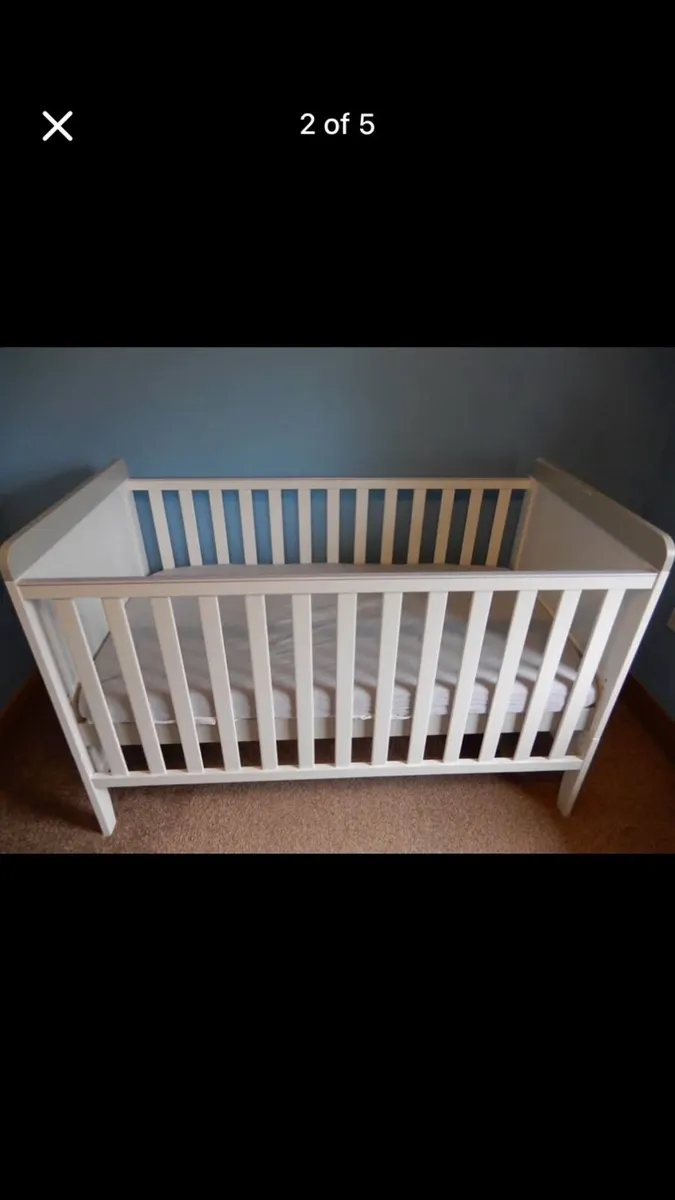 Cot bed Including mattress - Image 2
