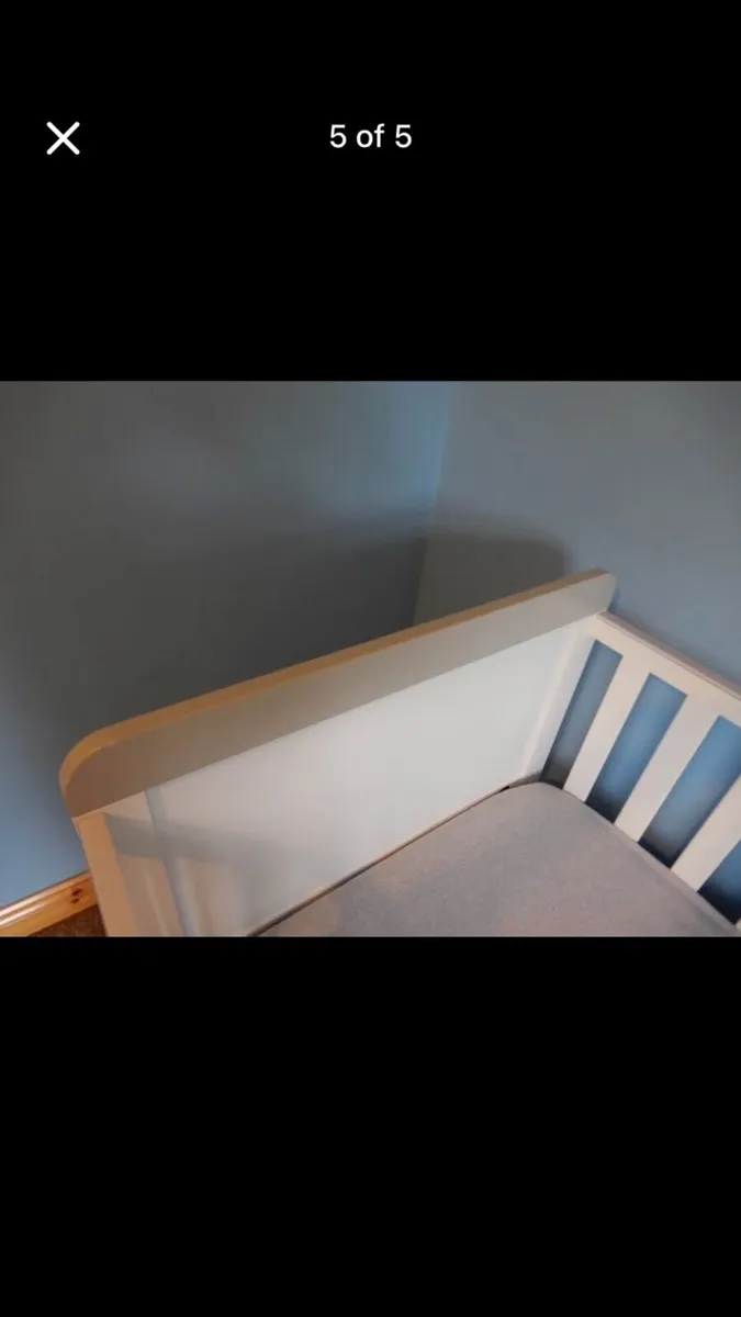 Cot bed Including mattress - Image 3